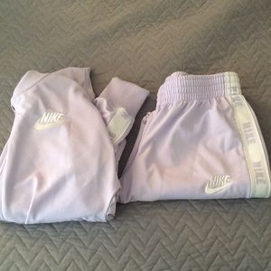 NIKE Girls lavender Track Suit. Size Large